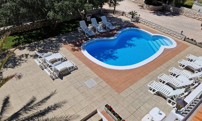 Barbat na Rabu Apartment | Two bedroom apartment with terrace Barbat, Rab (A-4951-a)