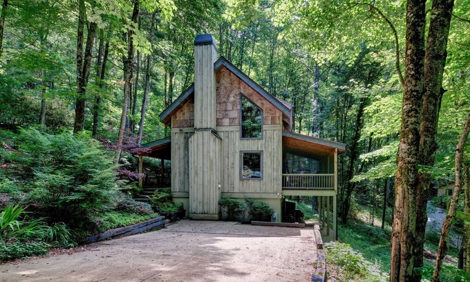 Glenville House | Two Bedroom Cottage Tucked In The Woods of Cashiers, NC - Forest Cottage
