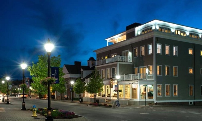 Kennebunk Condo | Two Bedroom Deluxe, Luxury Condo, Kennebunk Maine 1719985