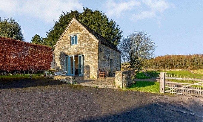 Kingscote Cottage | Two Bedroom Family Friendly Holiday Cottage in the Cotswolds - Will's Cottage