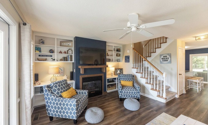 Grand Rivers Condo | Two Bedroom Harbor View Condo