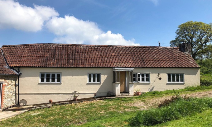 West Buckland House | Two bedroom holiday hideaway in the Blackdown Hills. Walks and wildlife!