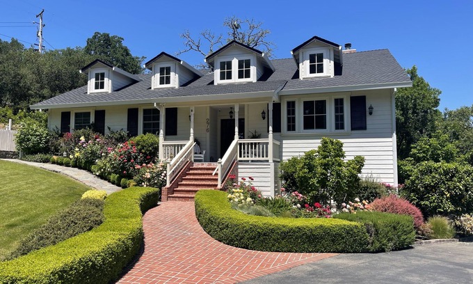 Healdsburg House | Two Bedroom Home just 1.5 miles from Healdsburg Plaza