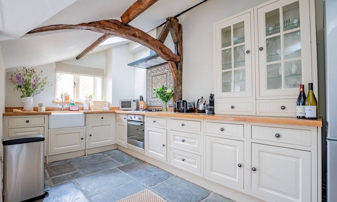 Moreton-in-Marsh Cottage | Two bedroom period Cotswold holiday cottage in Moreton-in-Marsh - Wendle Cottage