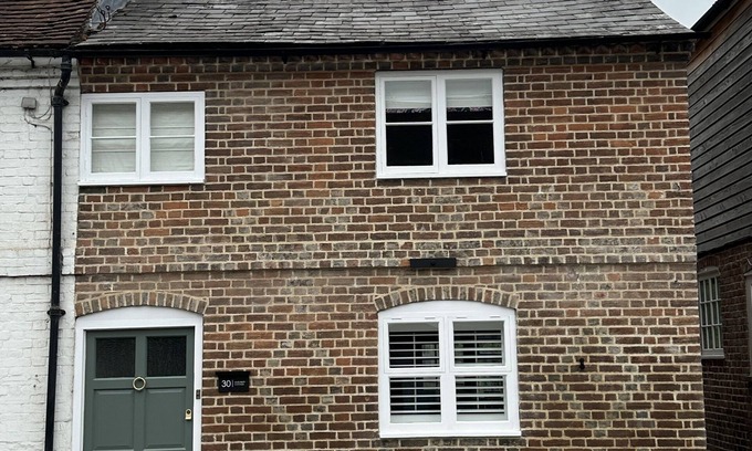Wilton Cottage | Two bedroom traditional cottage