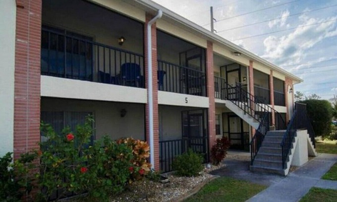 Englewood South Condo | Two Bedroom Two Bath Condo 5 minutes to Manasota Key