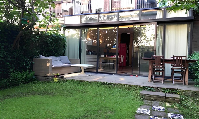Amsterdam West Apartment | Two-bedrooms apartment walking distance to the city centre comfortably sleep 5