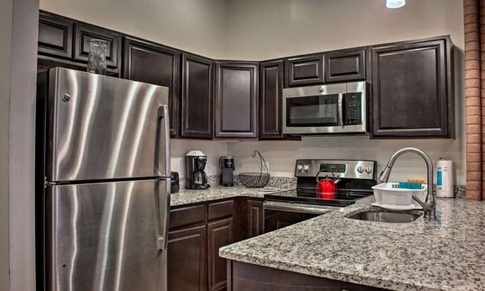Downtown Baltimore Apartment | Two bedrooms at Vault