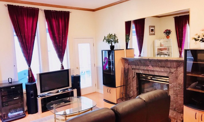 Richmond House | Two Bedrooms, Indoor Heated Swimming Pool, Free Parking