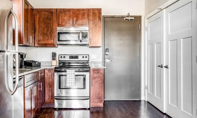Music Row Apartment | TWO Cozysuites Modern Music Row Condos w Parking