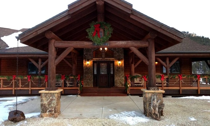 Nemo Villa | Two fireplaces! Nemo Winter Lodge Sleeps 16, comfortably. Perfect winter vacay!