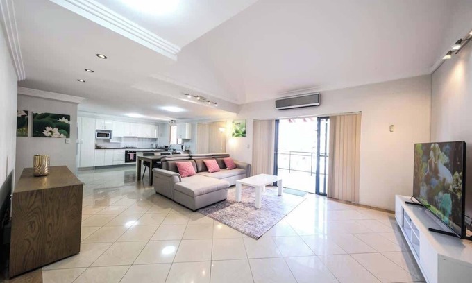 Liverpool Apartment | Two Level 3 Bedroom Penthouse in Sydney Liverpool