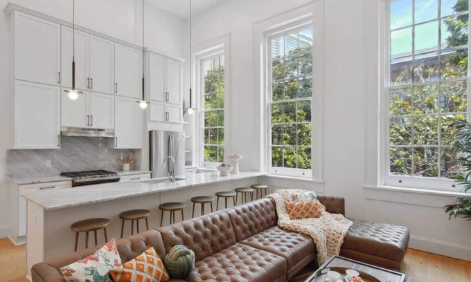 Central Business District Hotel | Two Luxe CBD Condos | Near French Quarter