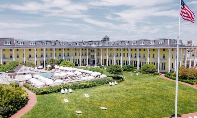 Cape May Hotel | Two Queen Beds Ocean Side | Congress Hall