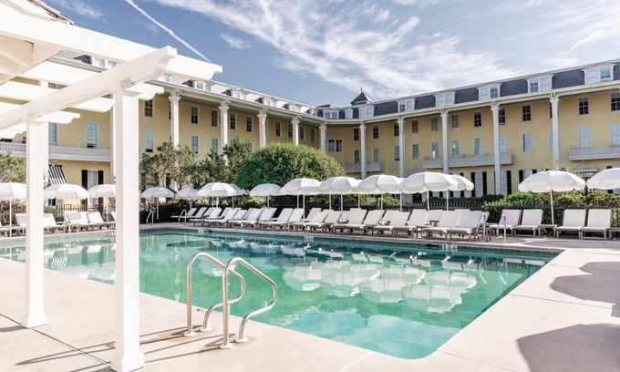 Cape May Hotel | Two Queen Beds Town Side | Congress Hall