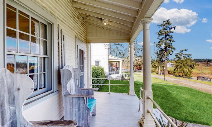 Coupeville House | Two-story duplex with ocean view & porch, walk to the ferry & Fort Casey SP