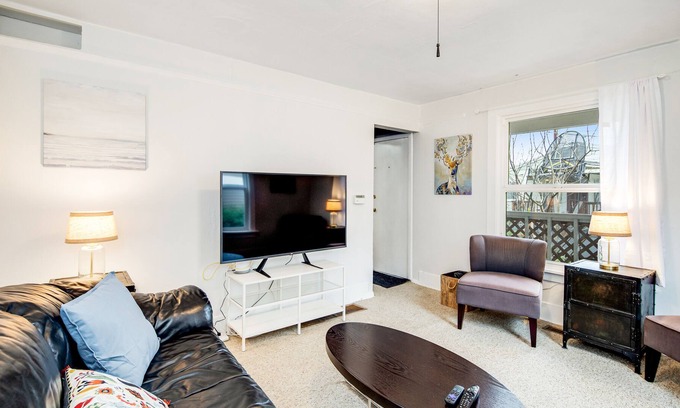 Queen Anne Cottage | Two-Story, Family-Friendly Home near Downtown Seattle w/Free WiFi & Washer/Dryer
