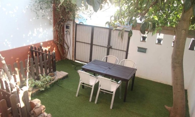 San Fernando House | Two-story house with garden and patio in a quiet area. Easy parking