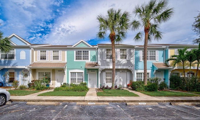 Sabal Harbour House | Two Story Unit Townhome, WiFi, Tennis, Stainless Kitchen, Heated Pool, Close to Interstate