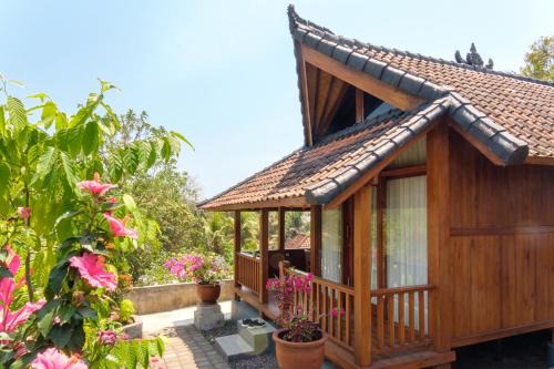 Suraberata House | TwoSpaces Living at Balian Green Lagoon