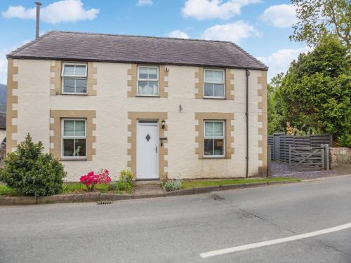 Caernarfon House | Ty Bryn Gloch
