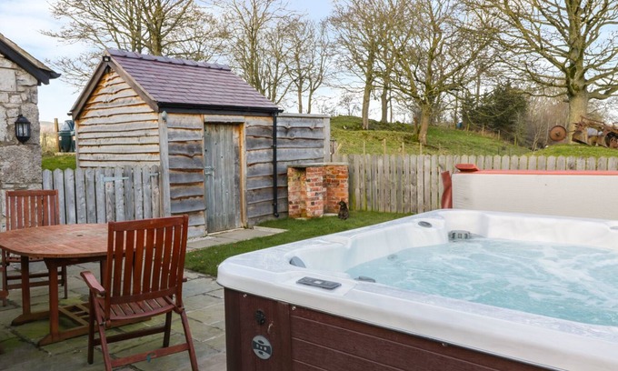 Graigfechan Cottage | TY BUDDUG, family friendly, luxury holiday cottage in Llandegla
