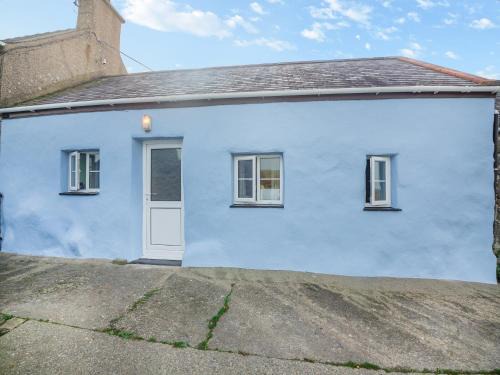 Rhiw House | Ty Canol