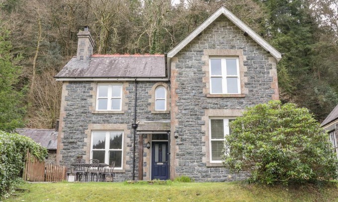 Gwynedd- Snowdonia House | Ty Capel