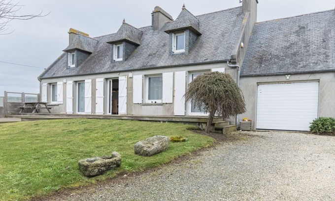 Ploudalmezeau Ski Chalet | TY CARN - Beautiful Breton house 100m from the sea