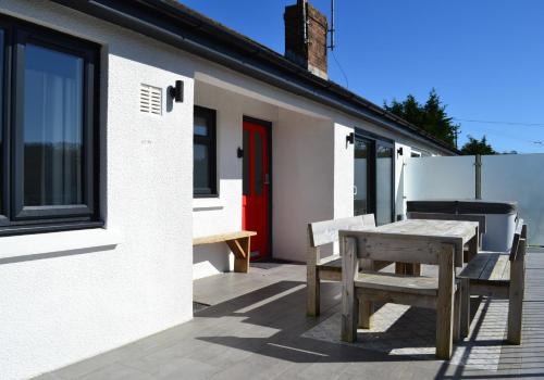 Tan-y-groes House | Ty Clyd, a cottage by the sea