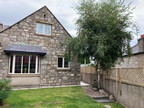 Rhuddlan House | Ty Draw