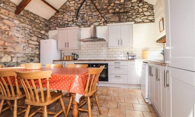 Newport Cottage | Ty Felin