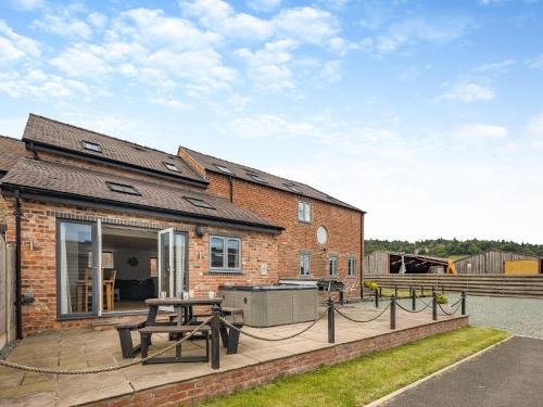 Trevor House | Ty Felin - Uk12744