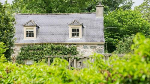 Pentraeth House | Ty Fry Cottage