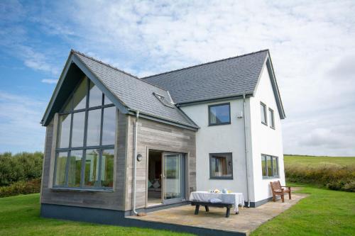 Llanfaethlu House | Ty Glan y Mor
