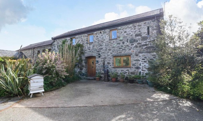 Beaumaris House | Ty Gwennol