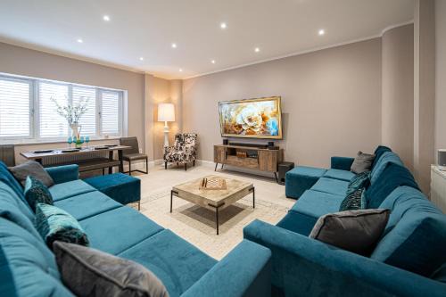 Cefn-mawr House | Ty Haul, meaning Sun House, open plan luxury, for work or play