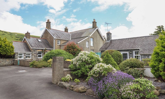 Tywyn Cottage | Ty Llaeth Cottage