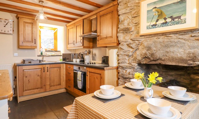 Manod Cottage | TY MAWR, pet friendly, character holiday cottage in Manod