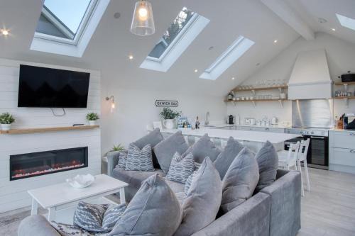 Oxwich House | Ty Megan - 3 Bedroom Cottage - Bayview Oxwich