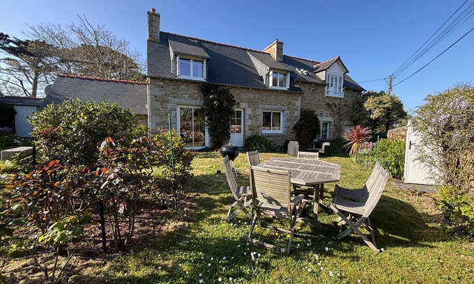 Penvenan Ski Chalet | Ty Moune · highly sought after location