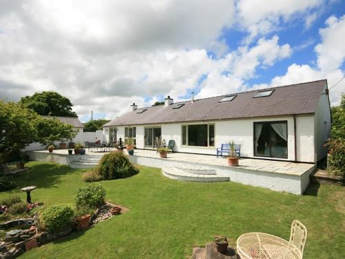 Pentraeth House | Ty'n Cae