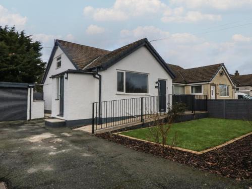 Dwyran House | Ty Nain