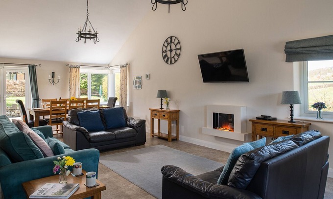Llanrwst Cottage | Ty r Efail - Three Bedroom Cottage, Sleeps 8