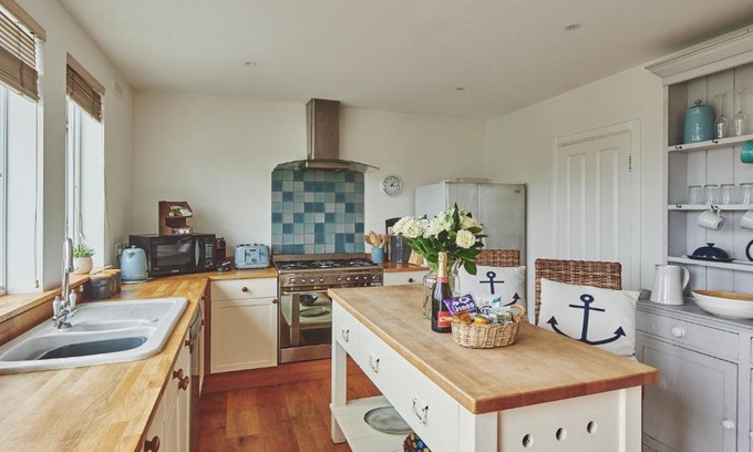 Oxwich House | Ty Seren