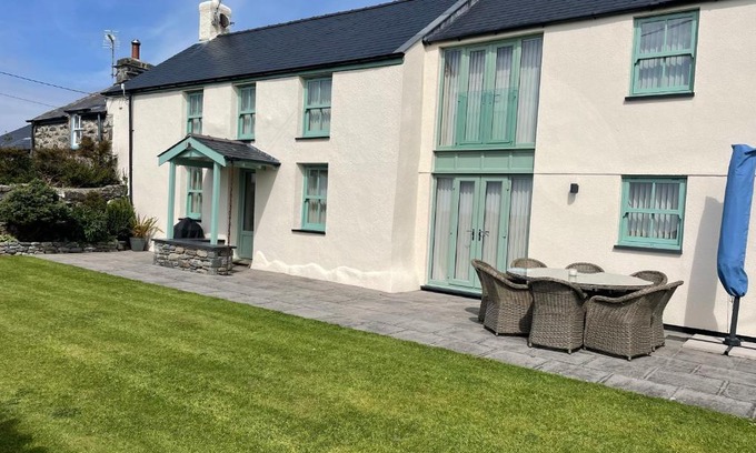 Dyffryn Ardudwy House | Tyn Y Buarth