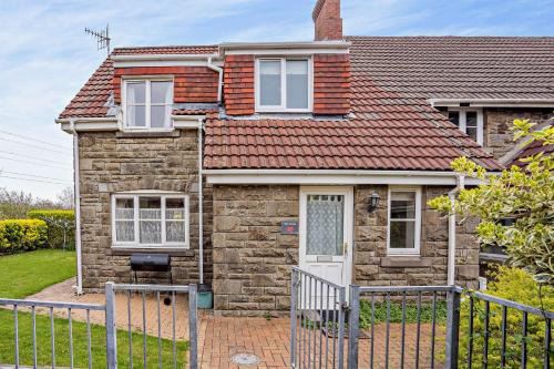 Port Talbot House | Tyncellar Farm holiday cottages