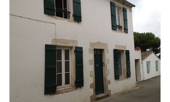 Loix House | Typical, completely renovated Réthaise house