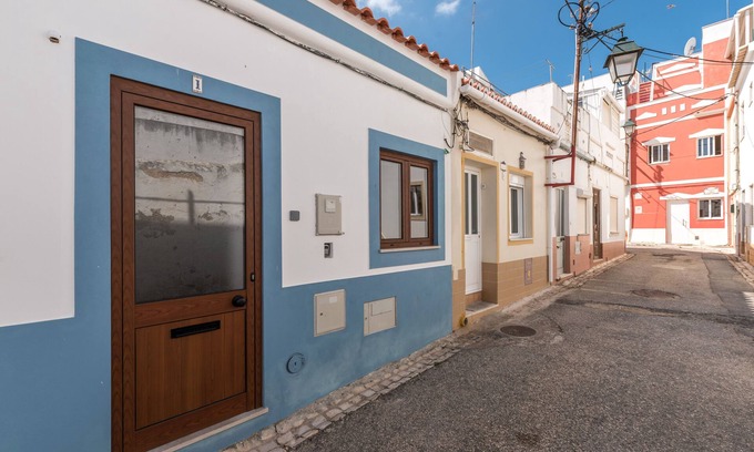 Alvor House | Typical house downtown Alvor