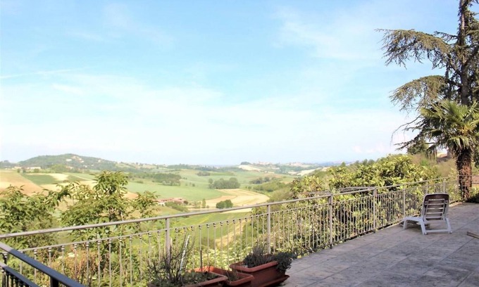 Grazzano Badoglio Apartment | Typical Monferrato apartment among the Vineyards